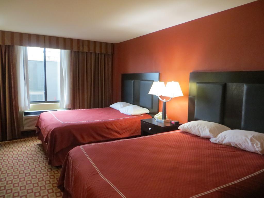 Super 8 By Wyndham Chicago Northlake O'Hare South Room photo